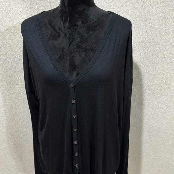 Forever 21 Black Long Sleeve Button Up - Picture 2 of 3